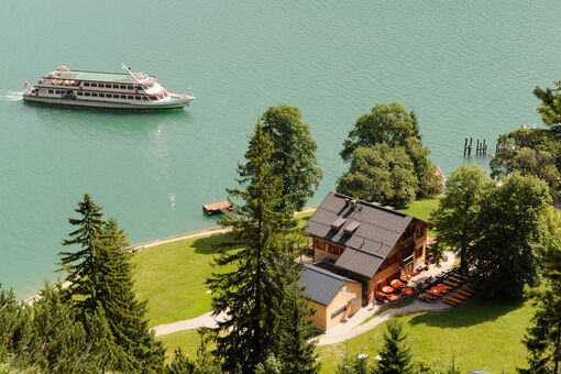 Combine a hike to the Gaisalm with a boat trip on board the Achensee ships.